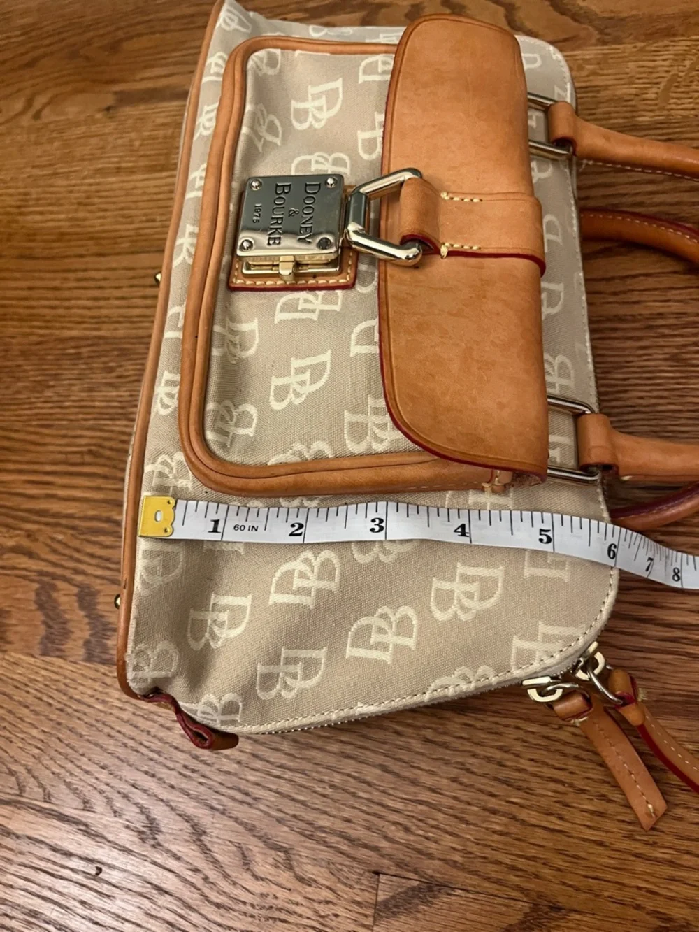 Dooney & Bourke Signature Bag Handbag Domed Pocket Satchel Vintage Leather Trim